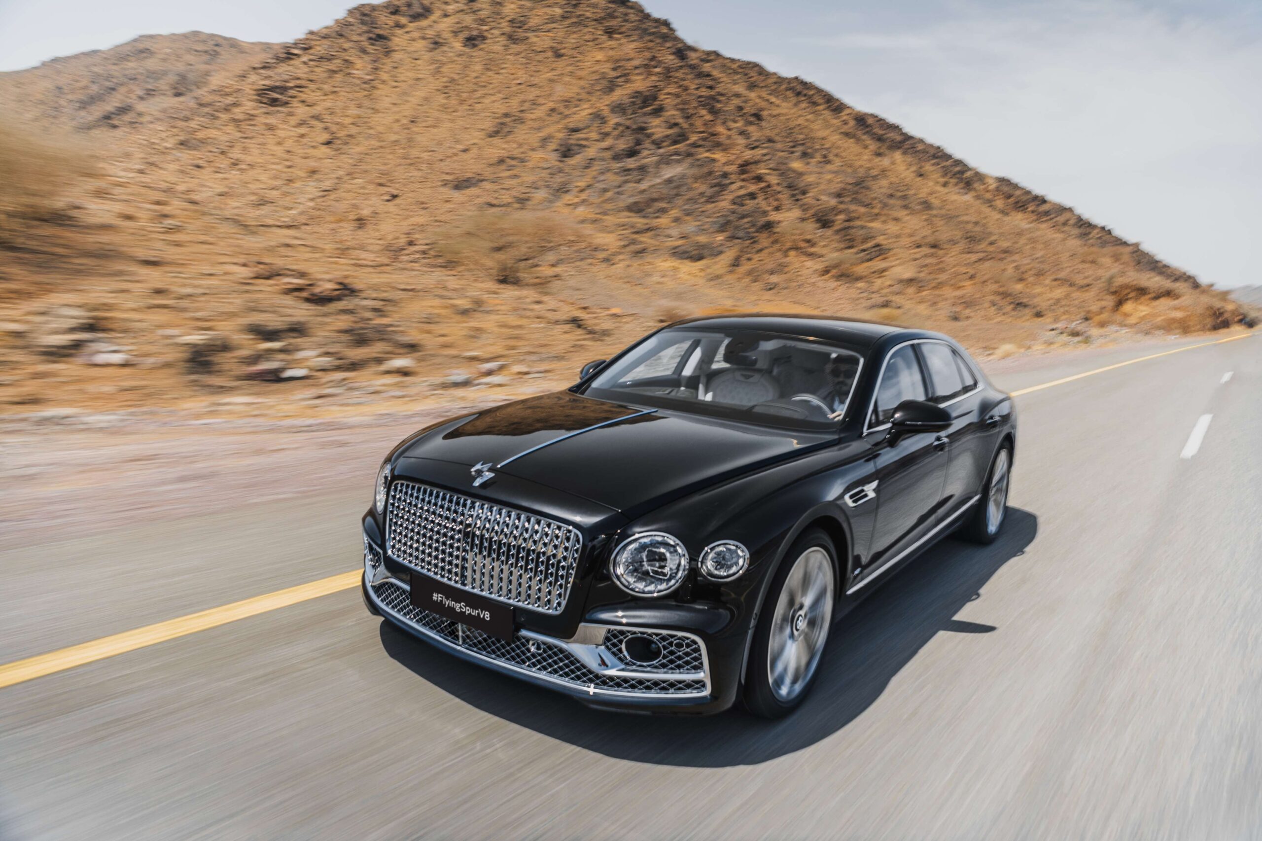 بنتلى Flying Spur بمحرك V8 بقوة 542 حصان