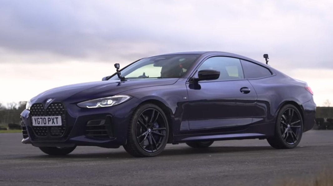 BMW M5 V10 تتفوق على السيارة BMW M440i في تقدم الأداء... فيديو