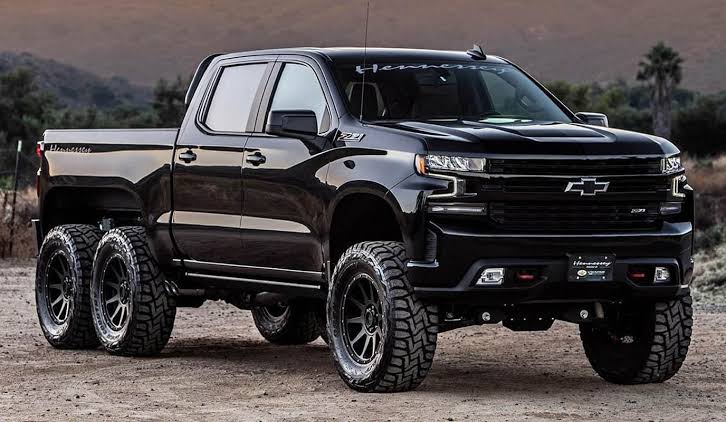 شيفرولية Silverado  تواجه Ram TRX في سباق السحب للوزن الثقيل