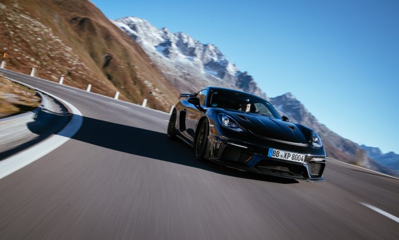 بورشه 718Cayman GT4 RS الجديدة تقدم أداءً متميزاً