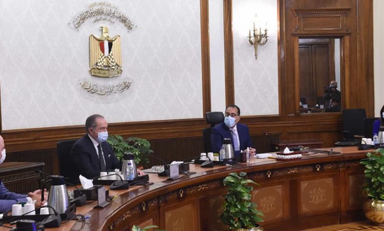 رئيس الوزراء يلتقى مسئولي مجموعة "ستيلانتس" المصنعة لسيارات بيجو وفيات وسيتروين وأوبل وكرايسلر