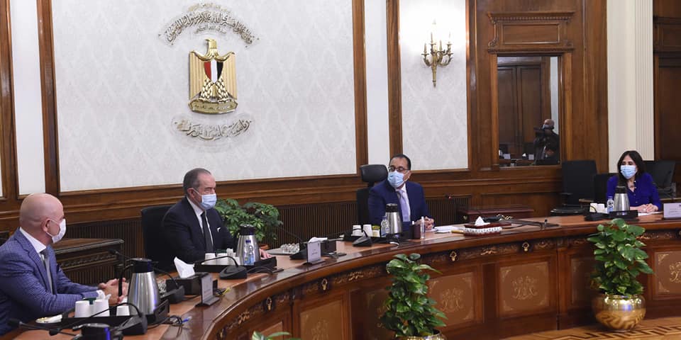رئيس الوزراء يلتقى مسئولي مجموعة "ستيلانتس" المصنعة لسيارات بيجو وفيات وسيتروين وأوبل وكرايسلر