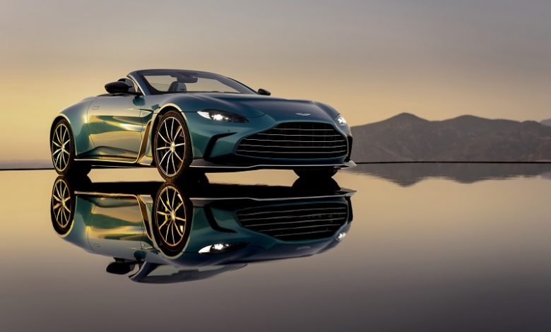 أستون مارتن تطرح V12 VANTAGE ROADSTER الجديدة بقوة 700 حصان