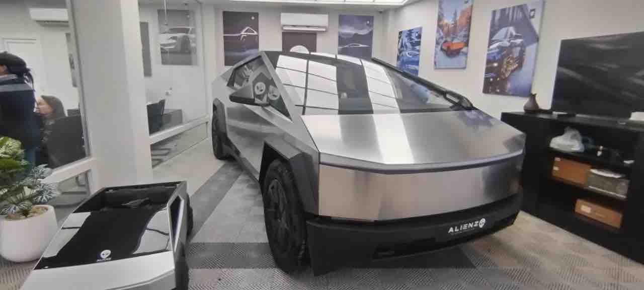 أحدث الطرازات داخل معرض ALIEN-Z OUTLET